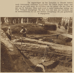 874430 Afbeelding van de archeologische opgravingen ter hoogte van het standbeeld van Jan van Nassau op het Domplein te ...
